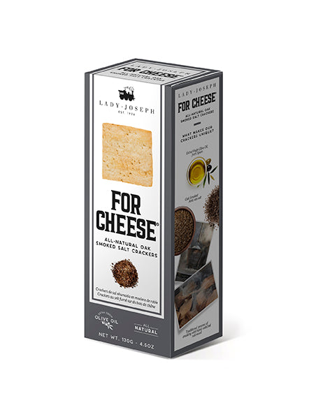 Crackers con sal ahumada en madera de roble. All-natural Oak Smoked Salt Crackers.